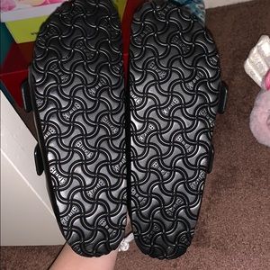 I’m selling some BRAND NEW Birkenstock’s!!